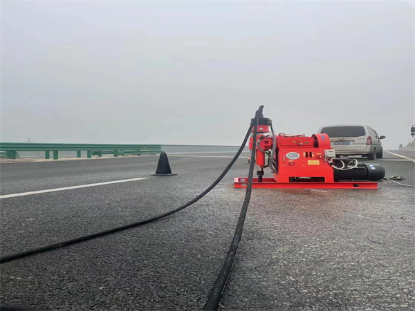 围场马路路基路面开裂下沉注浆加固灌浆