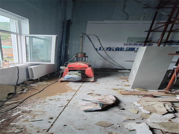 围场地基基础下沉墙体裂缝加固注浆顶升施工